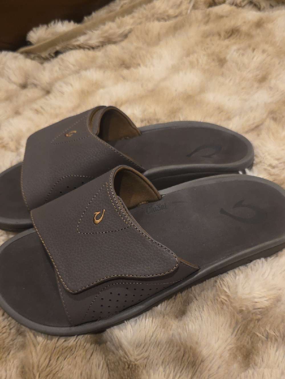 OluKai Nalu Men's Brown Slide Sandals Sz 13 Like New
